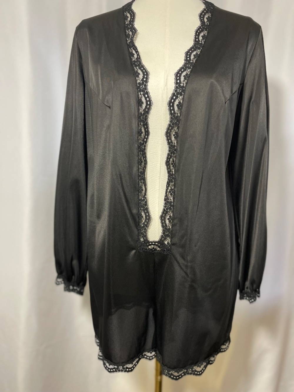 Vintage Vanity Fair Black Satin‎ Lace Teddy Romper Size 36 S/M Satin Lingerie